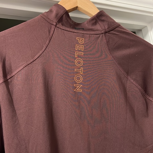 Brand New Peloton quarter zip Large - Picture 4 of 4